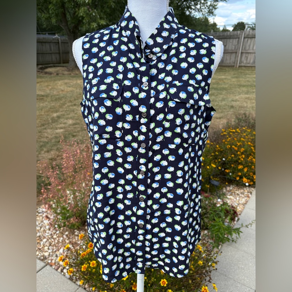 Two by Vince Camuto Navy Floral Bud Sleeveless Blouse